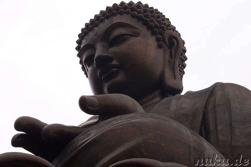 Tian Tan Buddha