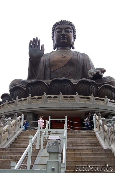 Tian Tan Buddha