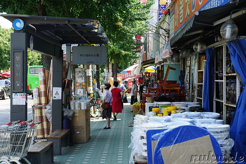 Traditioneller Markt im Stadtteil Bupyeong von Incheon, Korea