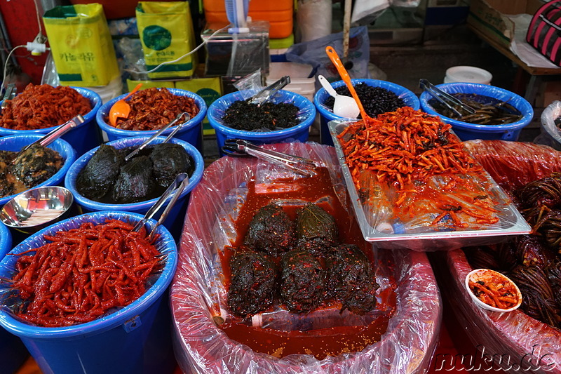 Traditioneller Markt im Stadtteil Bupyeong von Incheon, Korea