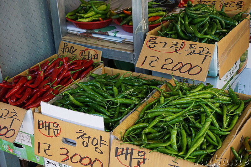 Traditioneller Markt im Stadtteil Bupyeong von Incheon, Korea