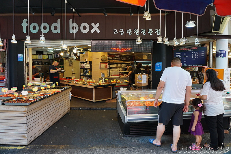 Traditioneller Markt im Stadtteil Bupyeong von Incheon, Korea