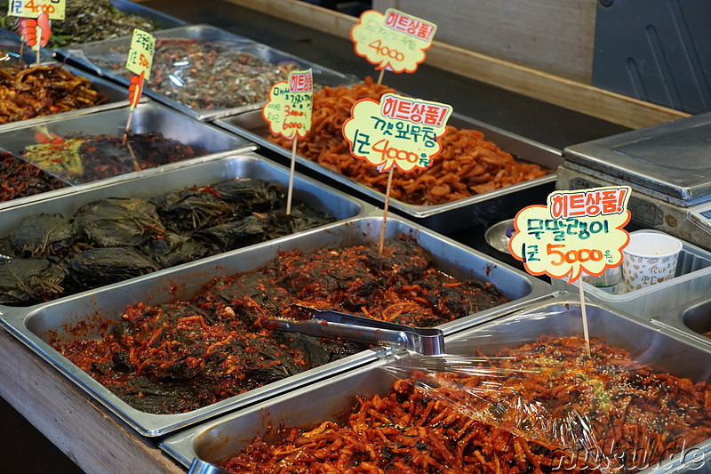 Traditioneller Markt im Stadtteil Bupyeong von Incheon, Korea