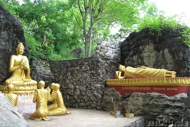 Tuesday-Buddha auf dem Phousi