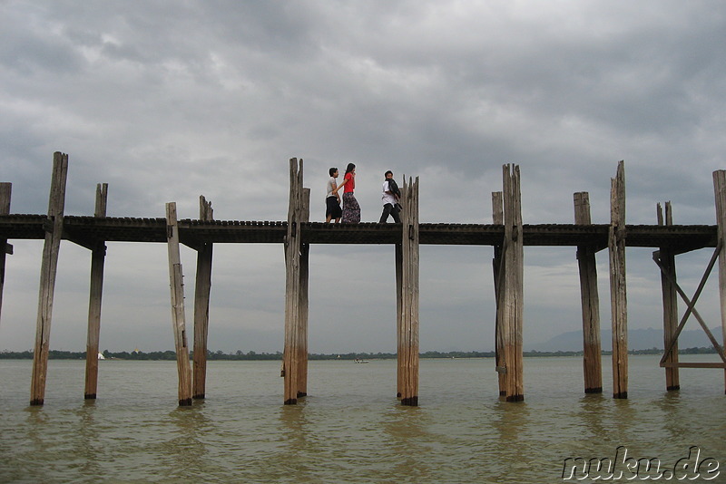 U-Bein-Brücke in Amarapura bei Mandalay, Myanmar