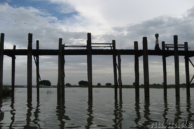 U-Bein-Brücke in Amarapura bei Mandalay, Myanmar