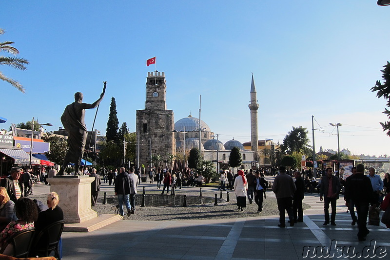 Uhrenturm am Kale Kapisi in Antalya, Türkei