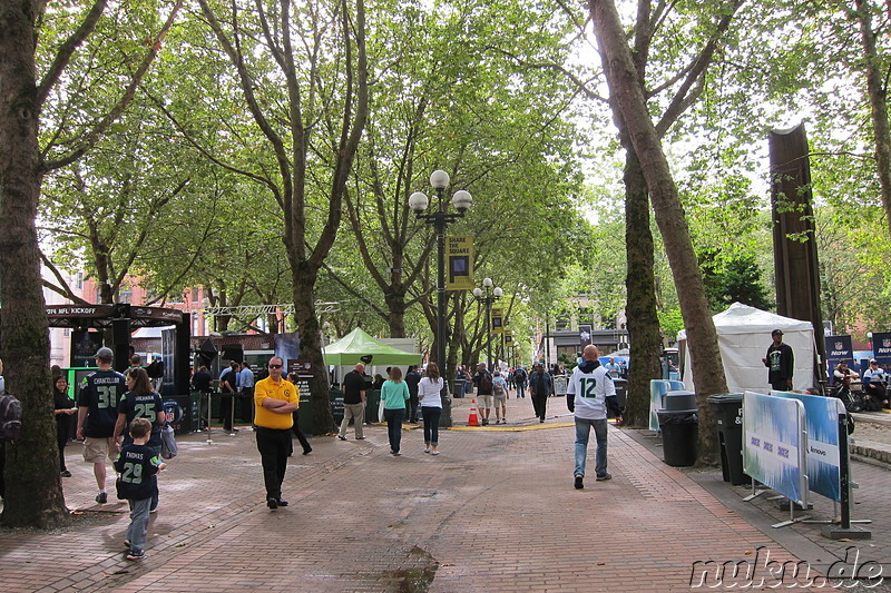 Veranstaltung am Occidental Square in Seattle, U.S.A.