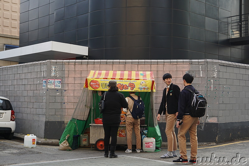 Verkaufsstand für Bungeobbang (붕어빵) bzw. Ingeobbang (잉어빵) in Bupyeong, Incheon, Korea