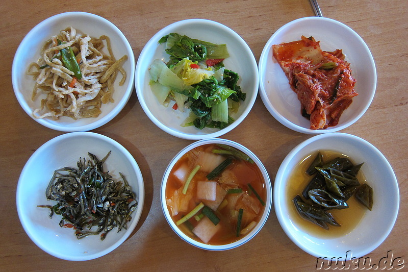 Verschiedene koreanische Beilagen (Banchan; 반찬)
