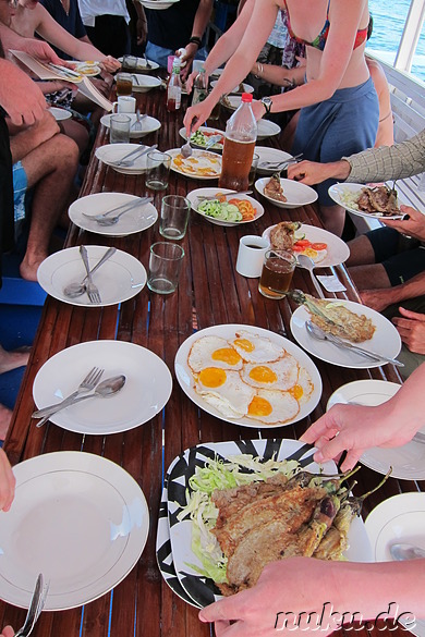 Vierter Tag mit Tao Philippines: Frühstück auf der Aurora