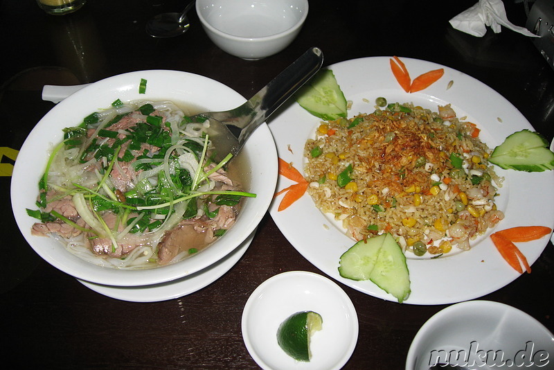 Vietnamesische Nudeln (Pho Bo) und gebratener Reis