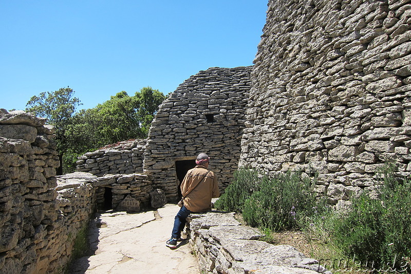 Village des Bories - Steinhüttendorf im Naturpark Luberon, Frankreich