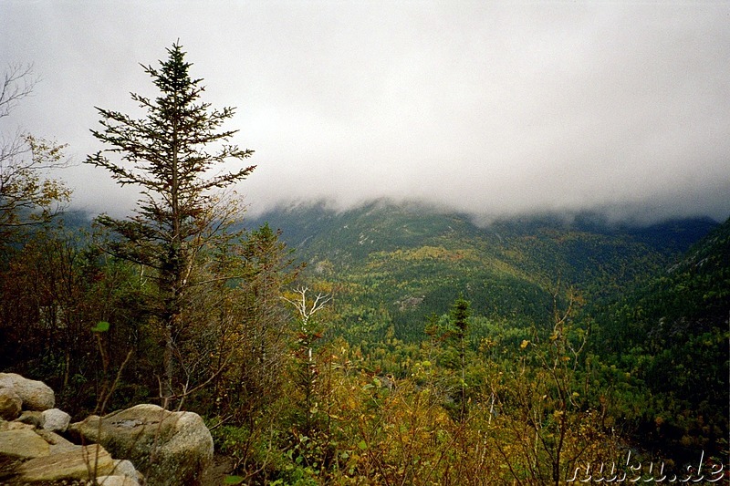 Wandern im Hautes-Gorges-de-la-Riviere-Malbaie National Park, Kanada