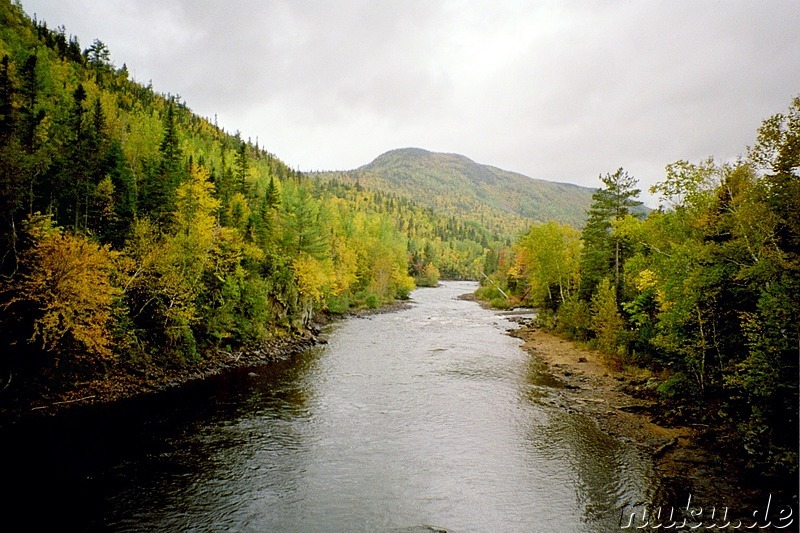 Wandern im Hautes-Gorges-de-la-Riviere-Malbaie National Park, Kanada