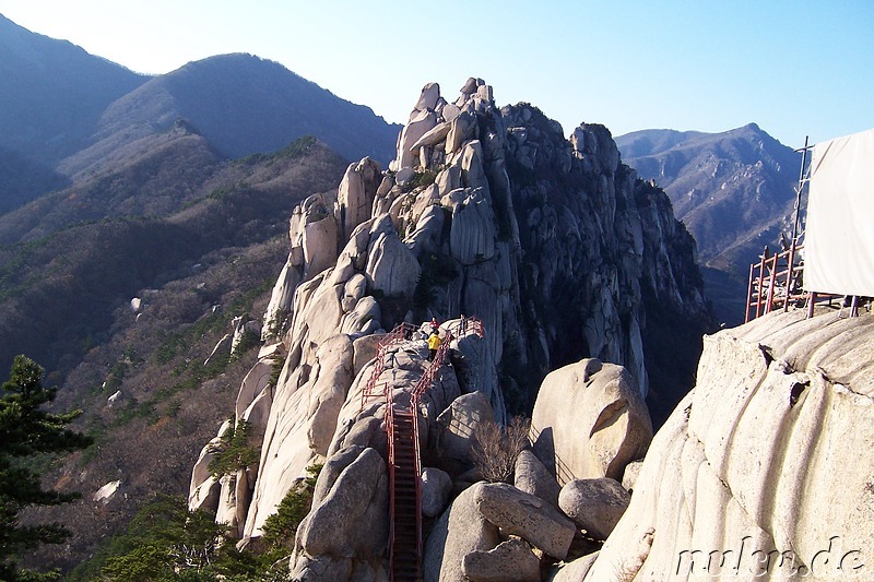 Wandern im Seoraksan Gebirge (Ulsanbawi)