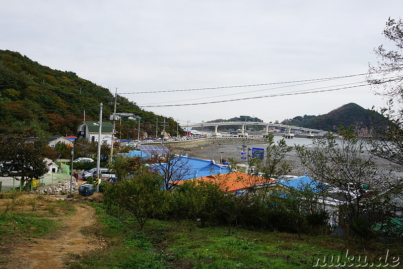 Wanderung über den Horyonggoksan Berg (호룡곡산) von Gwangmyeong nach Hanagae auf der Insel Muuido, Korea