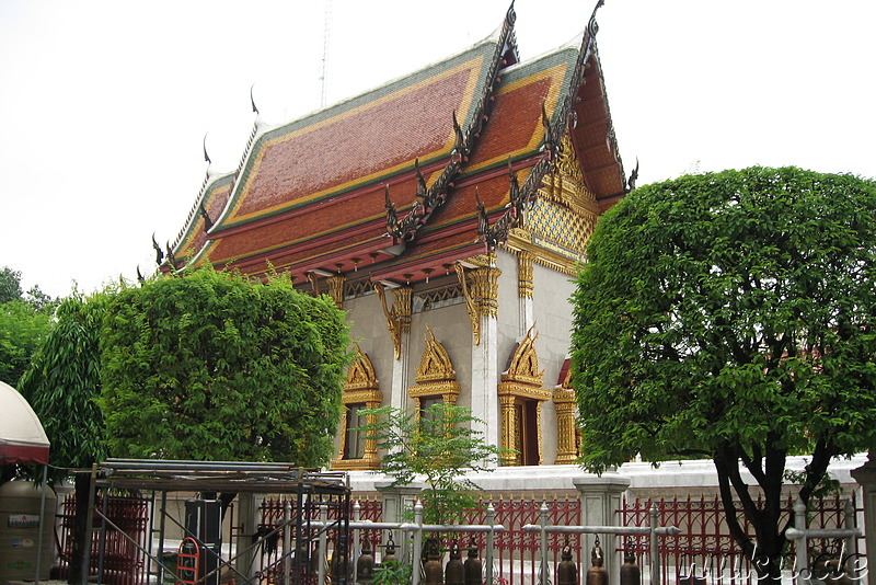 Wat Intharawihan Tempel,  Bangkok, Thailand