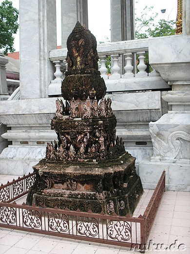 Wat Intharawihan Tempel,  Bangkok, Thailand