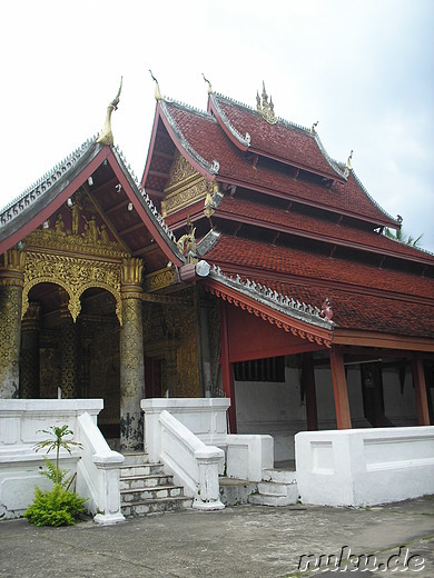 Wat Mai Suwannaphumaham Tempel