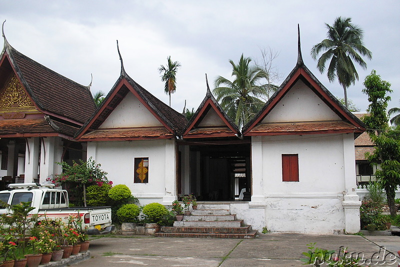 Wat Mai Suwannaphumaham Tempel