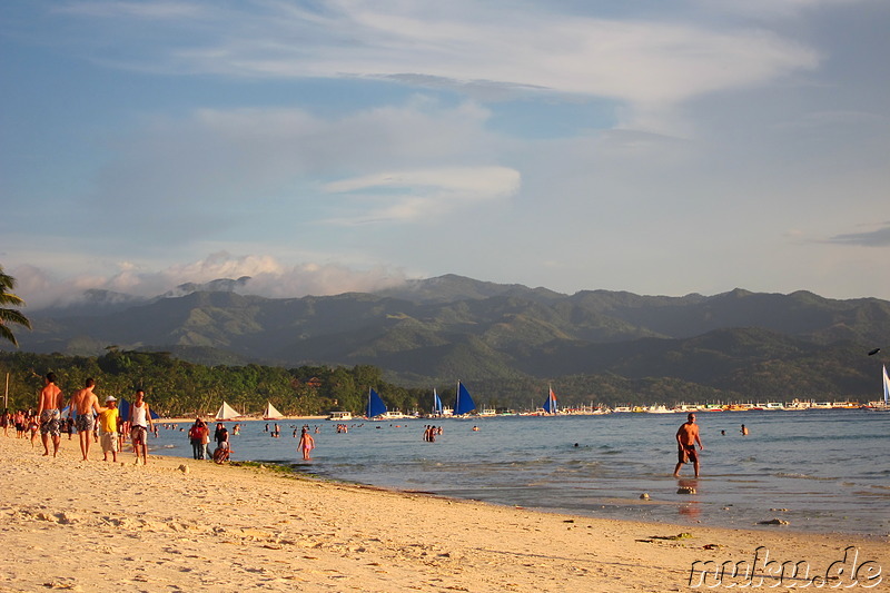 White Beach auf Boracay, Philippinen