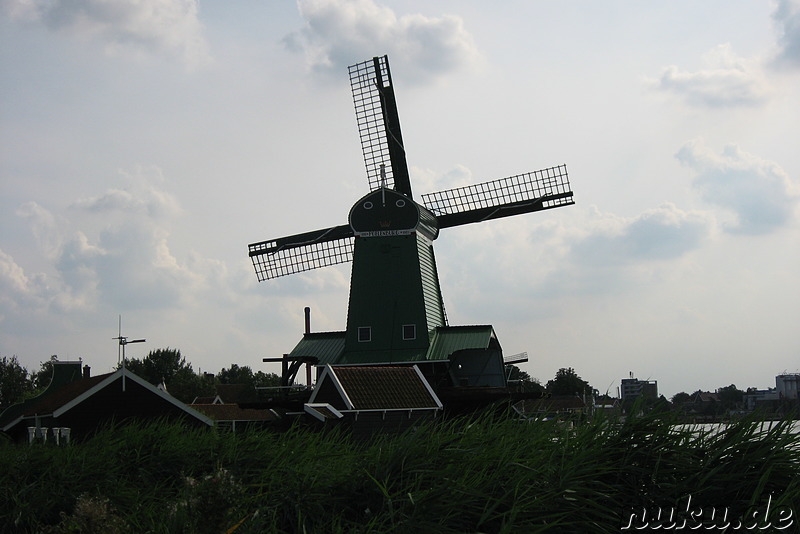 Windmühlen im Freilichtmuseum Zaanse Schans in den Niederlanden