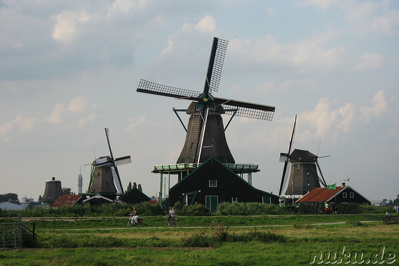 Windmühlen im Freilichtmuseum Zaanse Schans in den Niederlanden