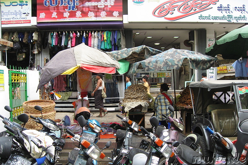 Zeigyo Central Market in Mandalay, Myanmar